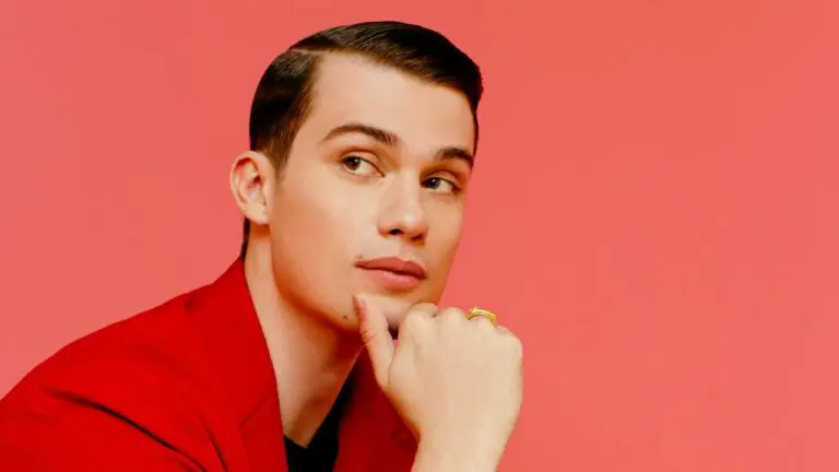 Is Nicholas Galitzine Gay? The Cast of Netflix’s Purple Hearts Has Been on Multiple LGBT Movies; Red, White & Royal Blue Movie Update!