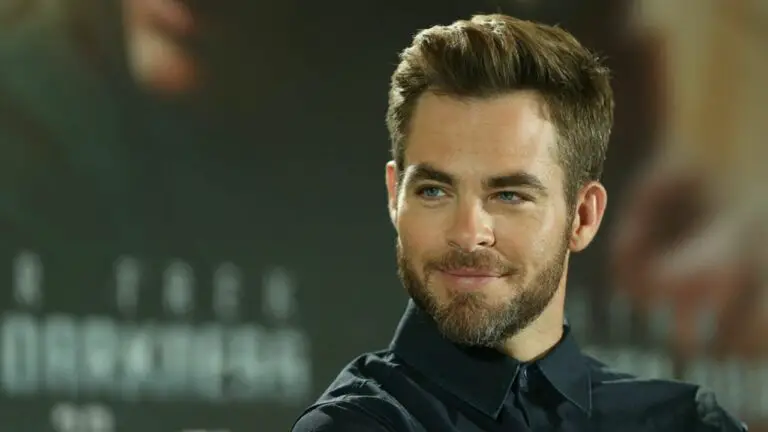 Is Chris Pine Gay? Is the Wonder Woman Star Married? Does He Have a Wife/Girlfriend?
