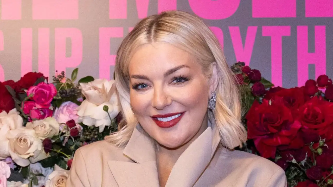 Sheridan Smith plays the role of Lori in The Castaways. netflixdeed.com
