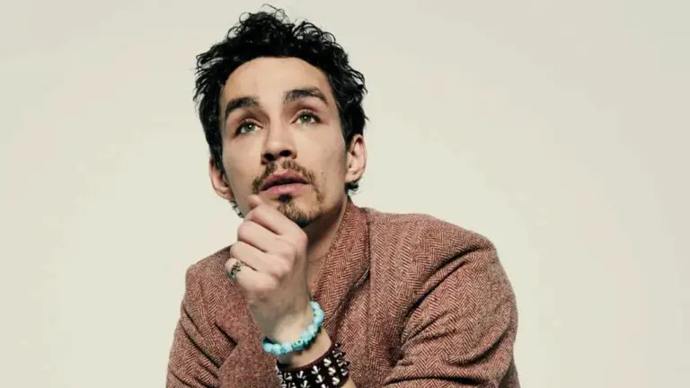 Robert Sheehan’s Partner in 2022: Who Is The Umbrella Academy Cast Dating? Klaus Actor’s Sexuality Explored!