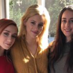 Does Lili Reinhart Have a Sister? Does the Look Both Ways Cast Have a Twin? Who Is Chloe & Tess? Does She Have a Brother?