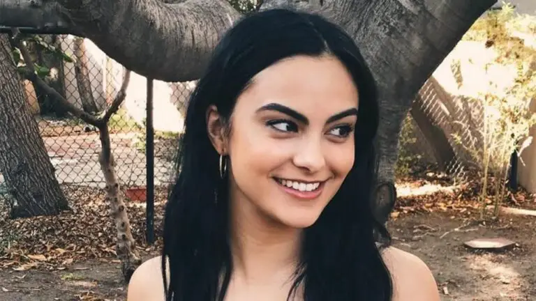 Camila Mendes’ Parents: Nationality & Sister/Siblings of the Do Revenge Cast; Netflix Update!