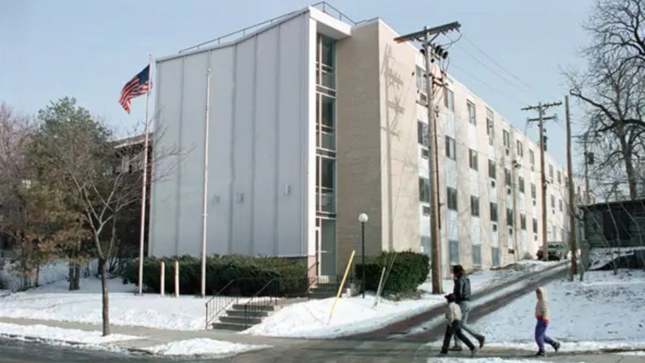 Jeffrey Dahmer’s House/Apartment in Milwaukee, Wisconsin: What Is on the Site Now? Photos & Building!