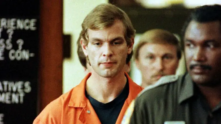 Was Jeffrey Dahmer Really Gay/Homosexual? Did He Actually Have S*x With His Victims?