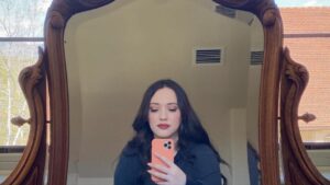 Kat Dennings' Breast Reduction Dilemma Amid Hollywood Pressure